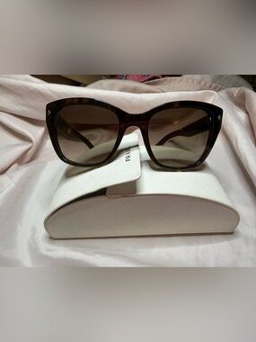PRADA Tortoiseshell Frame Sunglasses with Brown Lenses